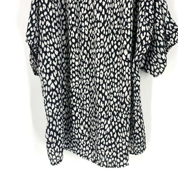 Express Black White Printed Slit Sleeve Blouse - Picture 8 of 8